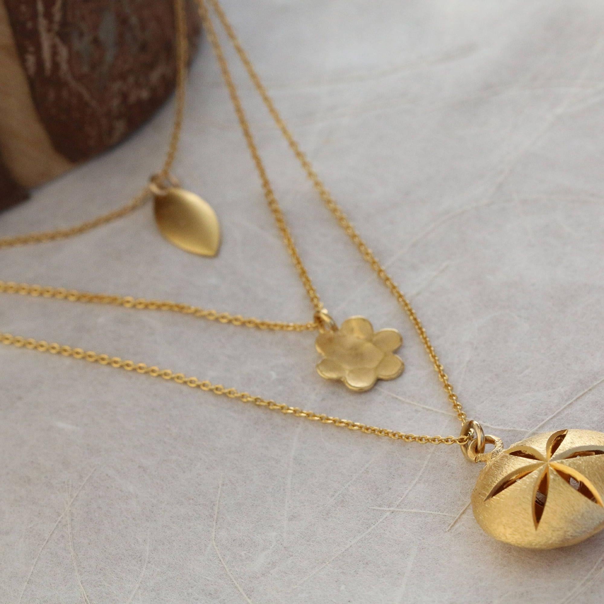 Gold Layered Necklaces Set / 3 Delicate Necklace / Layered Gold Necklace / Everyday Layering Necklaces Set / Long Necklaces For Woman
