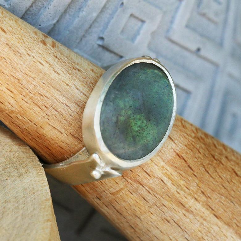 Labradorite Ring,Sterling Silver Ring,Oval Gemstone Ring,Semiprecious Ring,Stackable Rings,925 Silver Stone Ring,Handmade Rings