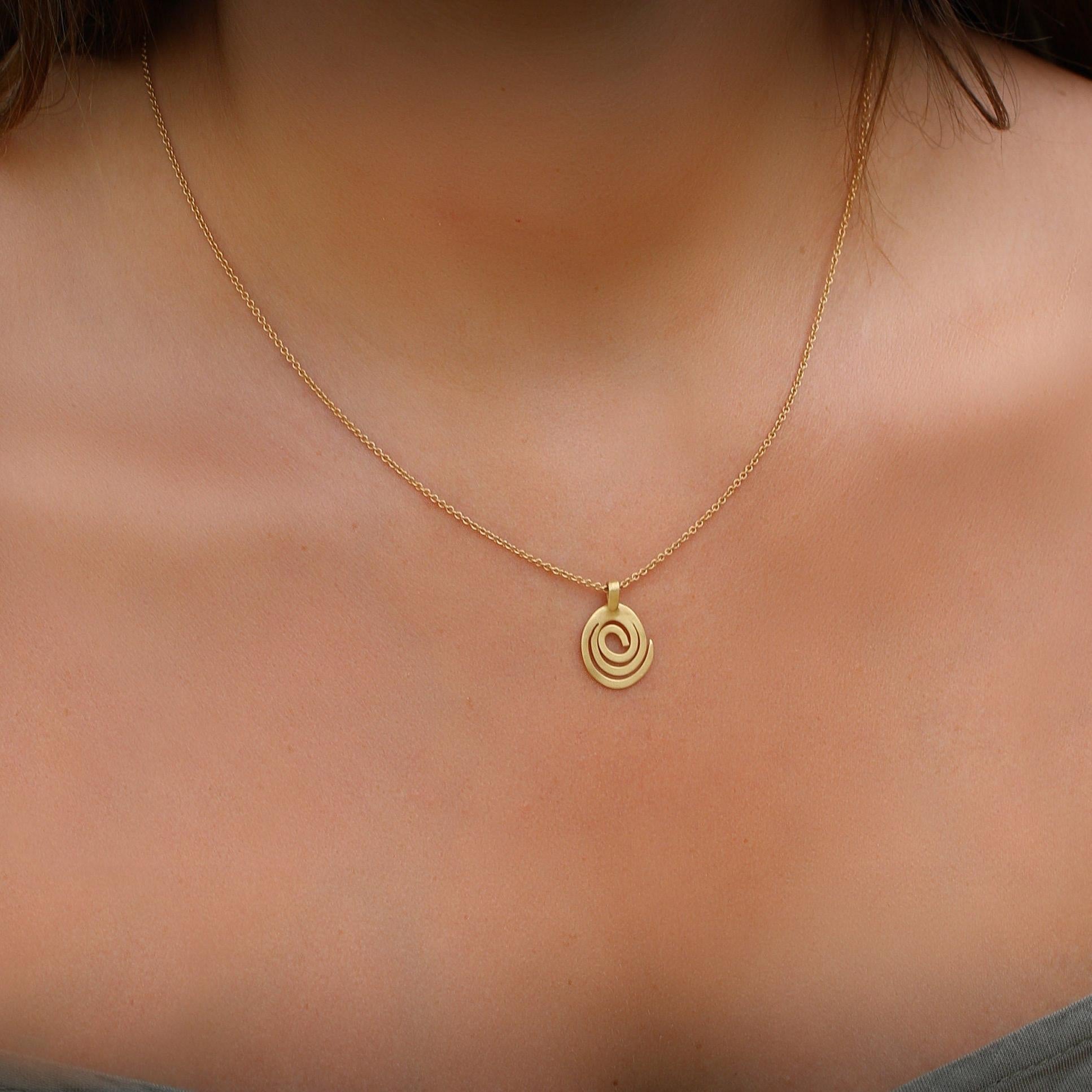 Short Necklaces for Women,Necklace Gold,Spiral Pendant Necklace,Necklaces for Teens,Gold Plated Necklace,Cute Necklace,Mother's Day Gift