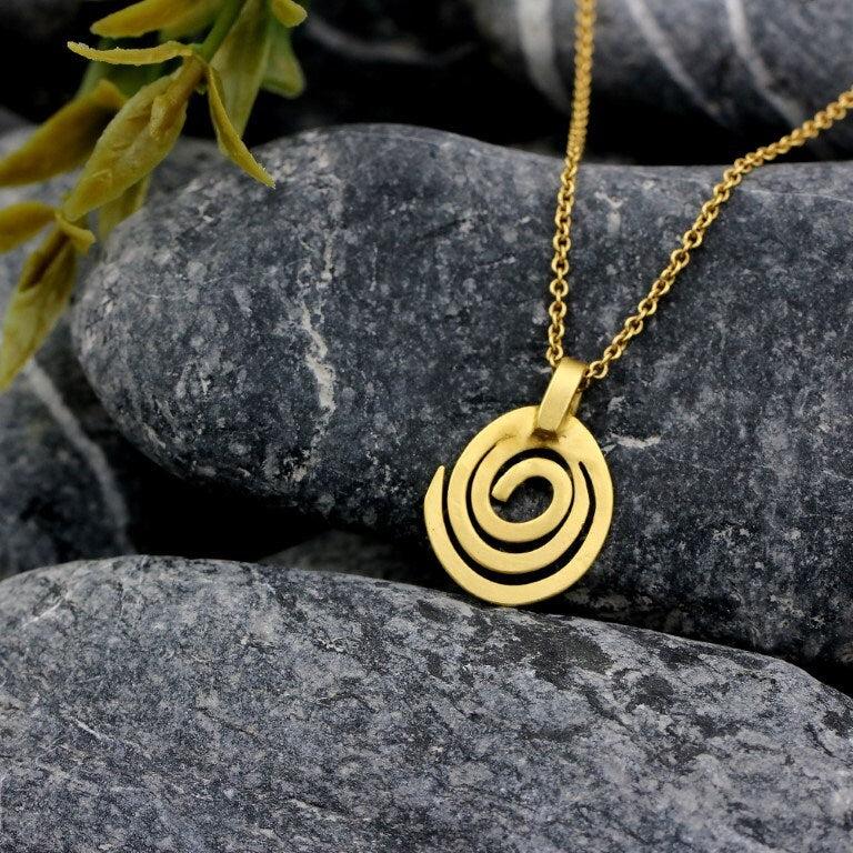 Short Necklaces for Women,Necklace Gold,Spiral Pendant Necklace,Necklaces for Teens,Gold Plated Necklace,Cute Necklace,Mother's Day Gift