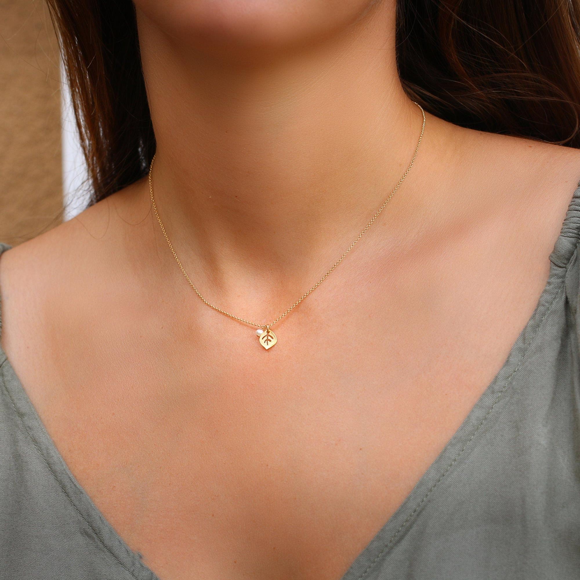 White Pearl Necklace,June Birthstone Necklace,Gift for Girlfriend,Pendant Necklace for Women,Dainty Necklace,Necklace Gold,Pearl Jewelry