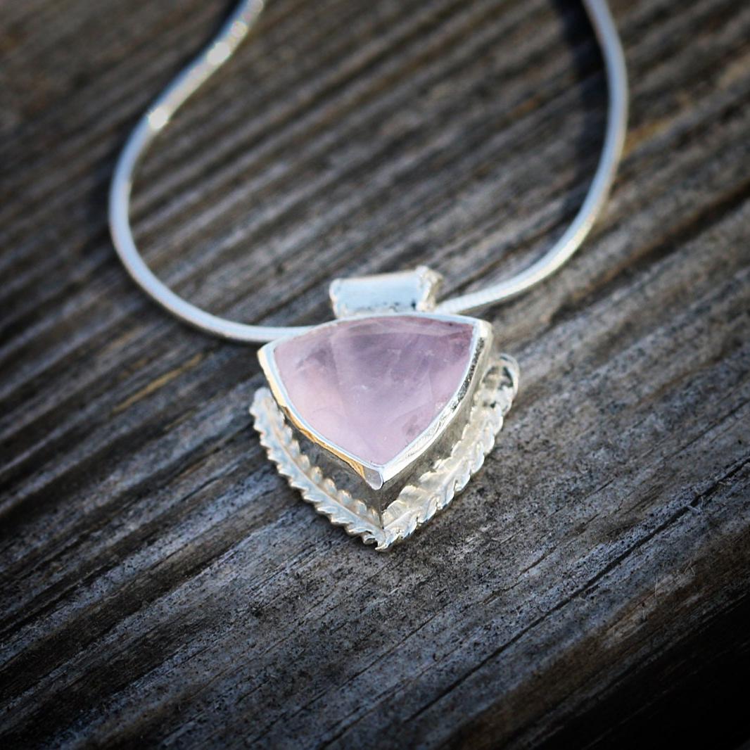Rose quartz necklace in silver or gold, Delicate crystal necklace, Dainty gemstone pendant necklace for women, Silver jewelry gift for her