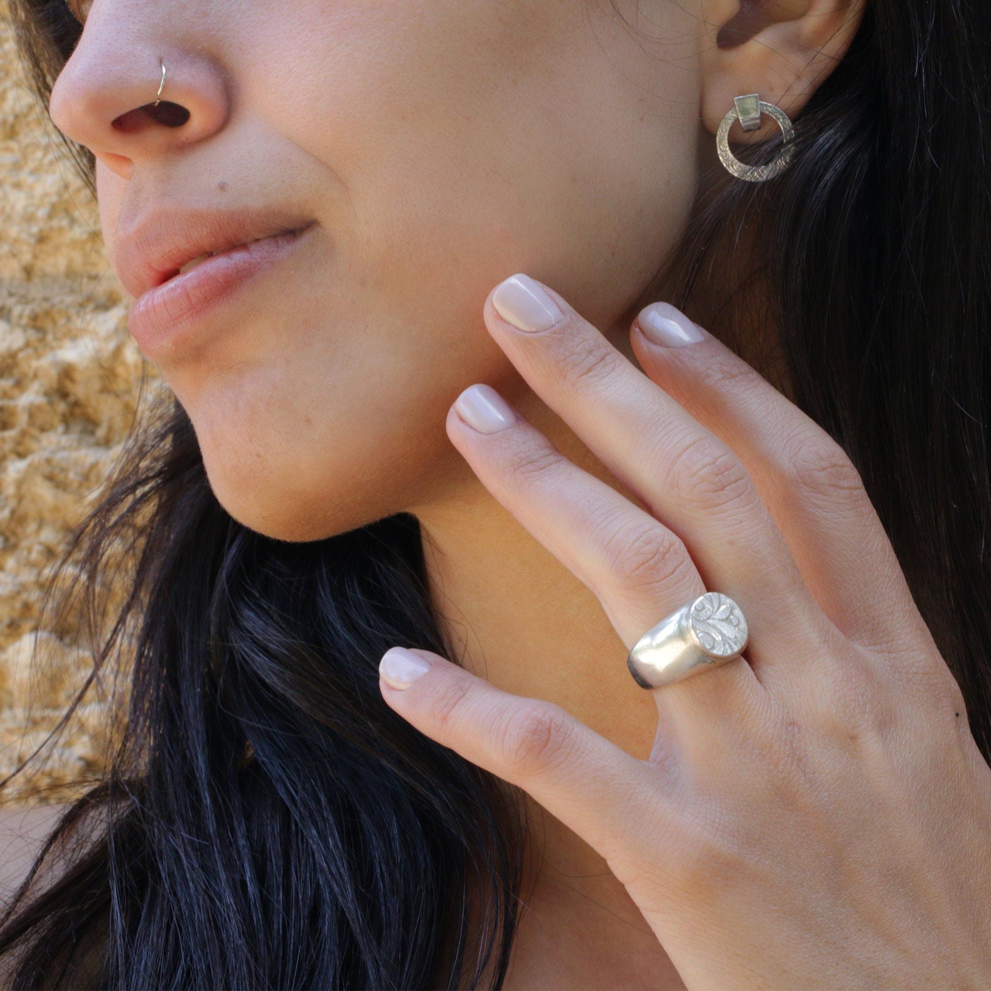 Silver Signet Ring • Round Signet Ring Women • Vintage Ring • Statement Ring • Solitaire Ring • Hand-Made Signet Ring • Gift For Mom