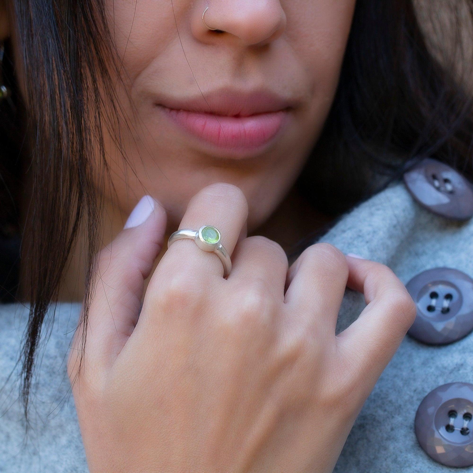 Round Peridot Silver Ring, Peridot Bezel Ring, Solitaire Rings For Women, Solitaire Peridot Ring, Peridot Ring, Mothers Day Gift-R558