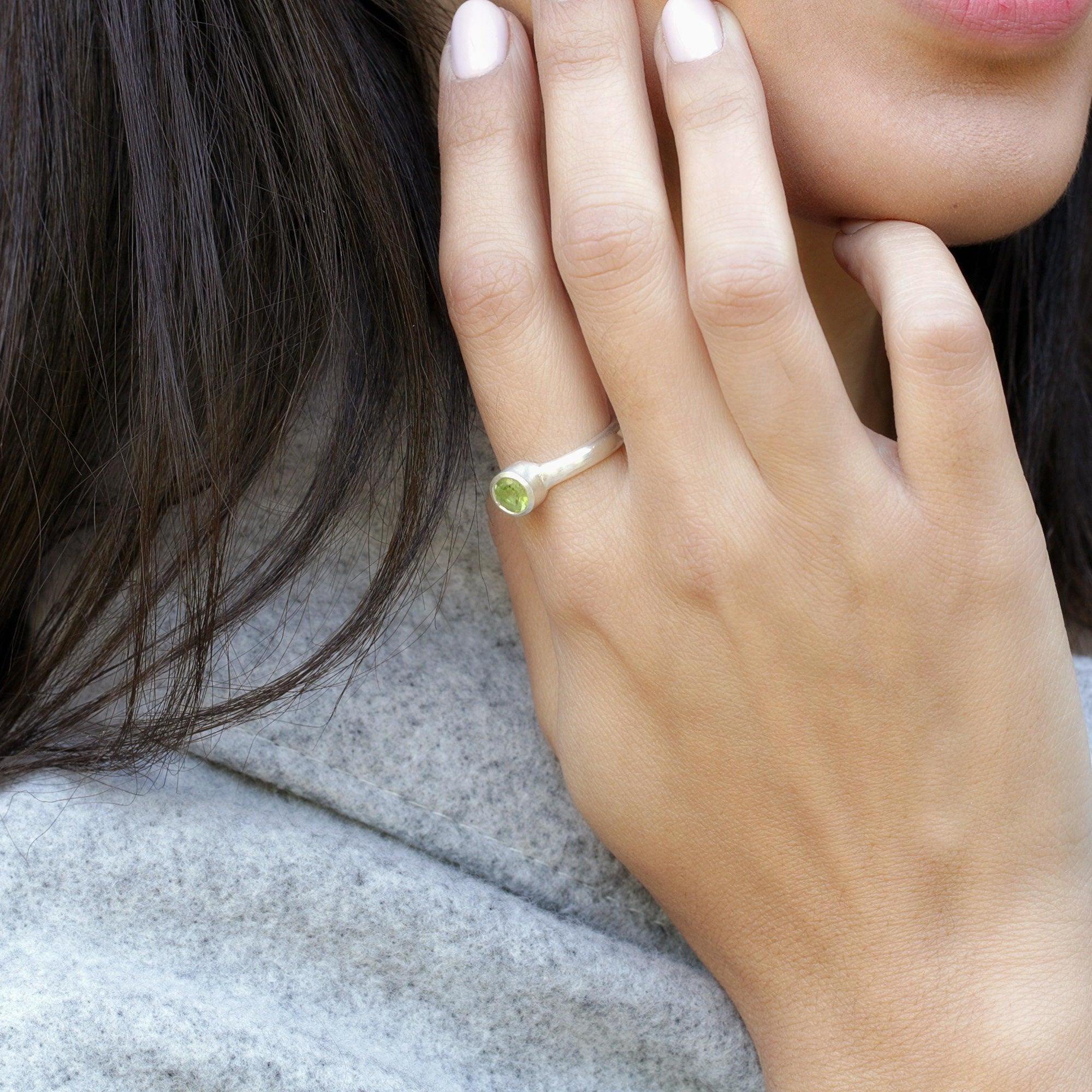 Round Peridot Silver Ring, Peridot Bezel Ring, Solitaire Rings For Women, Solitaire Peridot Ring, Peridot Ring, Mothers Day Gift-R558