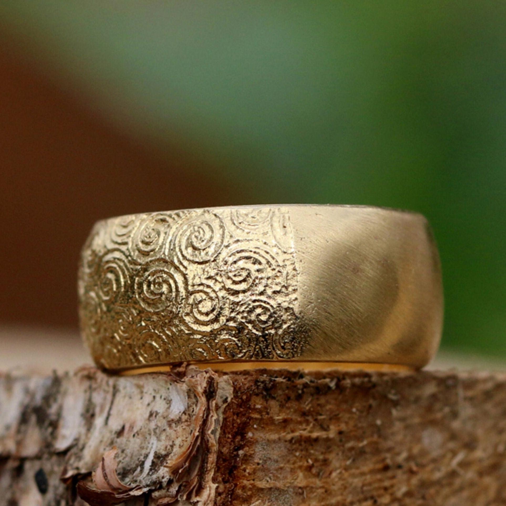 14k gold chunky ring, Carved wide ring for women, Thick boho ring, Unique thick statement ring, Handmade jewelry, Gift for her