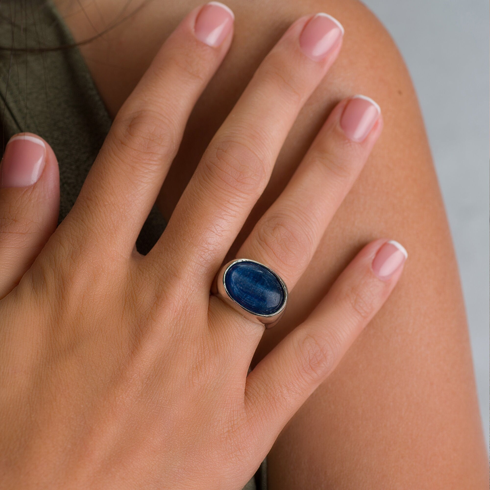 Blue Kyanite Ring • Boho Ring For Women • gold Ring • kyanite Statement Ring • Handmade Jewelry • Silver Rings • Gift For Her • Oval Ring