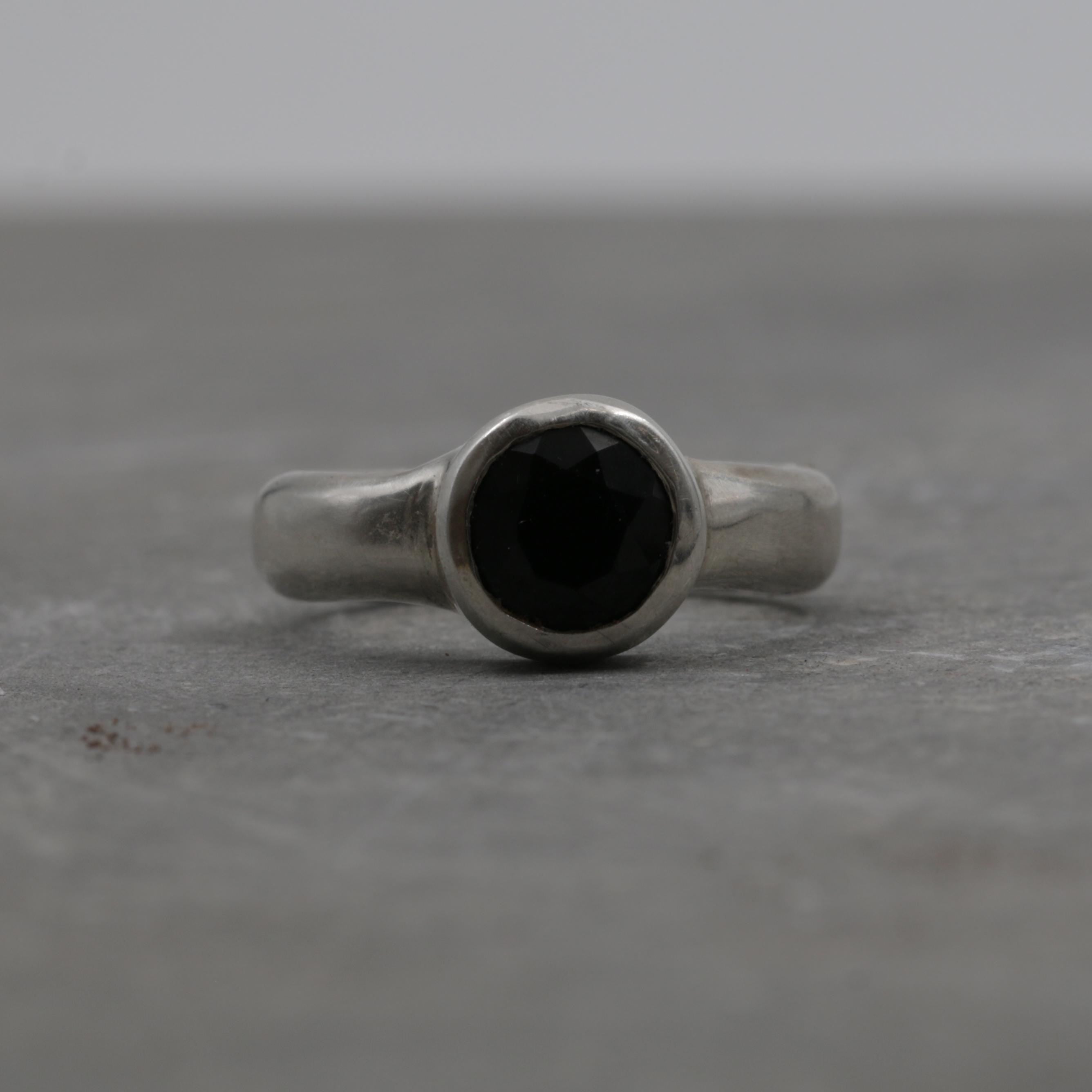 Unisex sterling silver onyx ring — elegant statement jewelry with handcrafted texture.