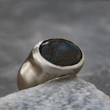 טבעת לברדוריט אפור תוצרת אומן סטרלינג-fb