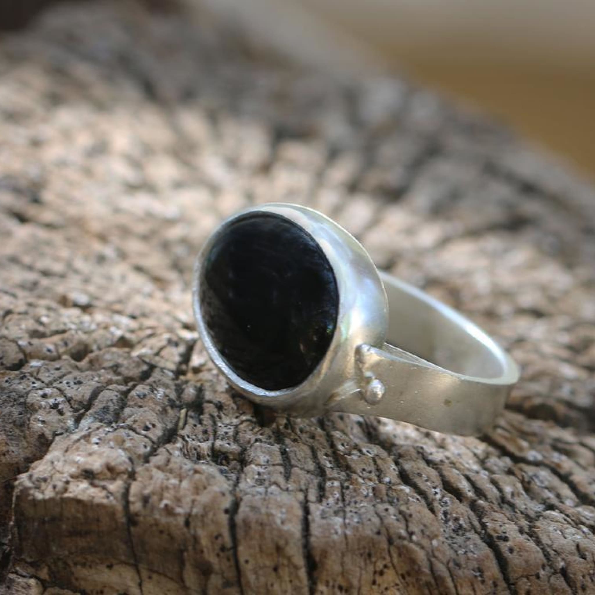 טבעת כסף סטרלינג אובאלית שחורה אוניקס